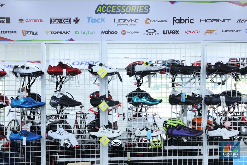 Technofest Year End Sale 2022, pameran ini mengahdirkan diskon sepeda besar-besaran dari berbagai brand premium di kawasan Jakarta, Kamis (1/12/2022). Technofest Year End Sale 2022, pameran ini mengahdirkan diskon sepeda besar-besaran dari berbagai brand premium di kawasan Jakarta, Kamis (1/12/2022). (CNBC Indonesia/Tri Susilo)