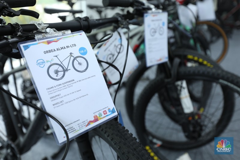 Technofest Year End Sale 2022, pameran ini mengahdirkan diskon sepeda besar-besaran dari berbagai brand premium di kawasan Jakarta, Kamis (1/12/2022). (CNBC Indonesia/Tri Susilo)