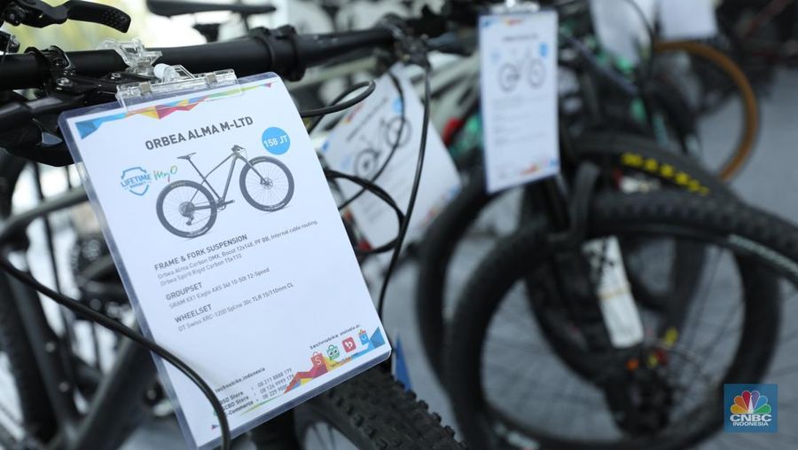 Technofest Year End Sale 2022, pameran ini mengahdirkan diskon sepeda besar-besaran dari berbagai brand premium di kawasan Jakarta, Kamis (1/12/2022). (CNBC Indonesia/Tri Susilo)