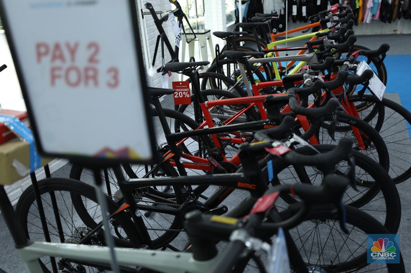 Technofest Year End Sale 2022, pameran ini mengahdirkan diskon sepeda besar-besaran dari berbagai brand premium di kawasan Jakarta, Kamis (1/12/2022). Technofest Year End Sale 2022, pameran ini mengahdirkan diskon sepeda besar-besaran dari berbagai brand premium di kawasan Jakarta, Kamis (1/12/2022). (CNBC Indonesia/Tri Susilo)