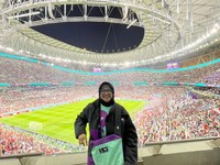 Keren! Warga Depok Volunteer Piala Dunia, Bawa Merah Putih