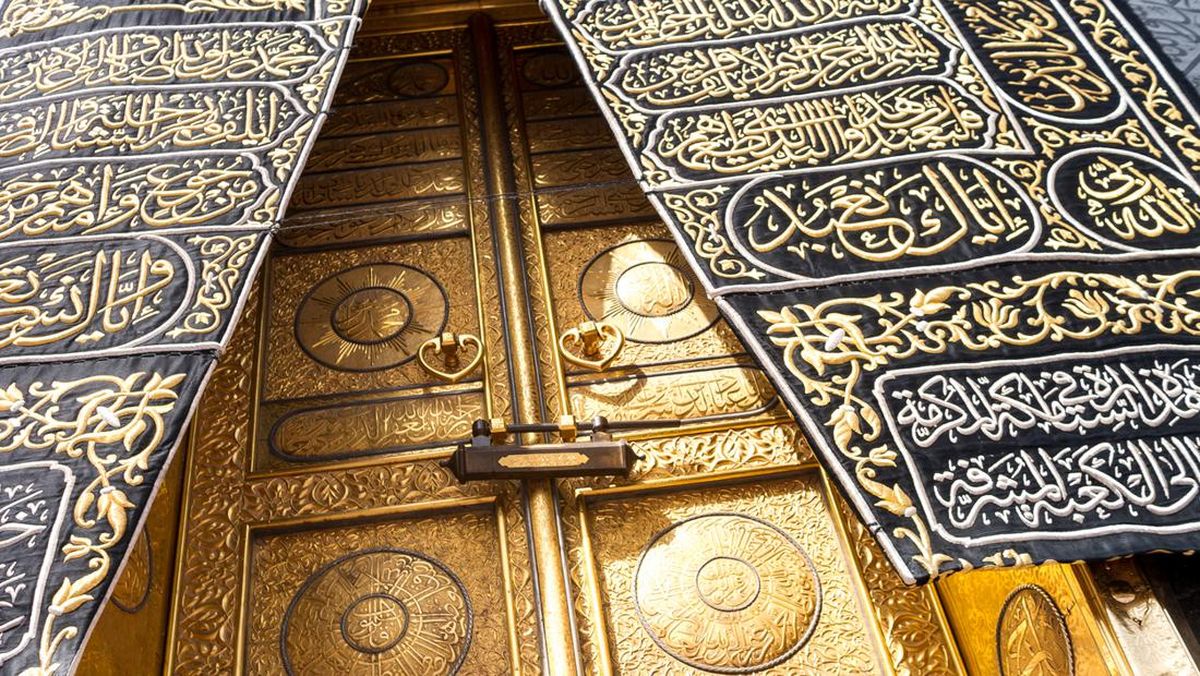 Arab Saudi Hadiahkan Sabuk Kiswah Ka'bah kepada Liga Arab