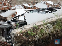 Penampakan Longsor Hingga Tembok Roboh di Tangsel