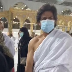 Masyaallah Shah Rukh Khan Umrah di Mekkah, Ini Penampakannya