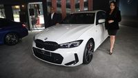 Penampakan BMW Seri 3 Yang Baru Lahir, Dibandrol Rp 900 Juta - Foto 1