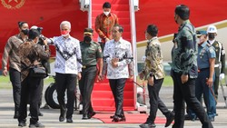 Ganjar dan Jokowi Satu Pesawat ke Solo, Ini yang Dibahas