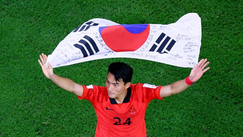 Korea Selatan bermain dengan istimewa pada pertandingan terakhir babak grup Piala Dunia 2022, Jumat (2/12).  (REUTERS/MATTHEW CHILDS)