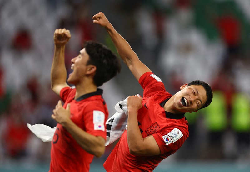 Korea Selatan bermain dengan istimewa pada pertandingan terakhir babak grup Piala Dunia 2022, Jumat (2/12).  (REUTERS/MATTHEW CHILDS)