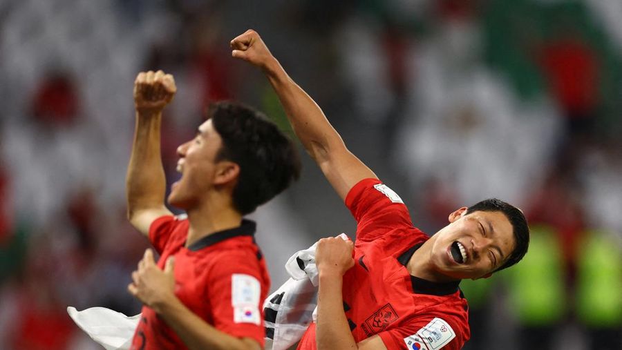 Korea Selatan bermain dengan istimewa pada pertandingan terakhir babak grup Piala Dunia 2022, Jumat (2/12).  (REUTERS/MATTHEW CHILDS)