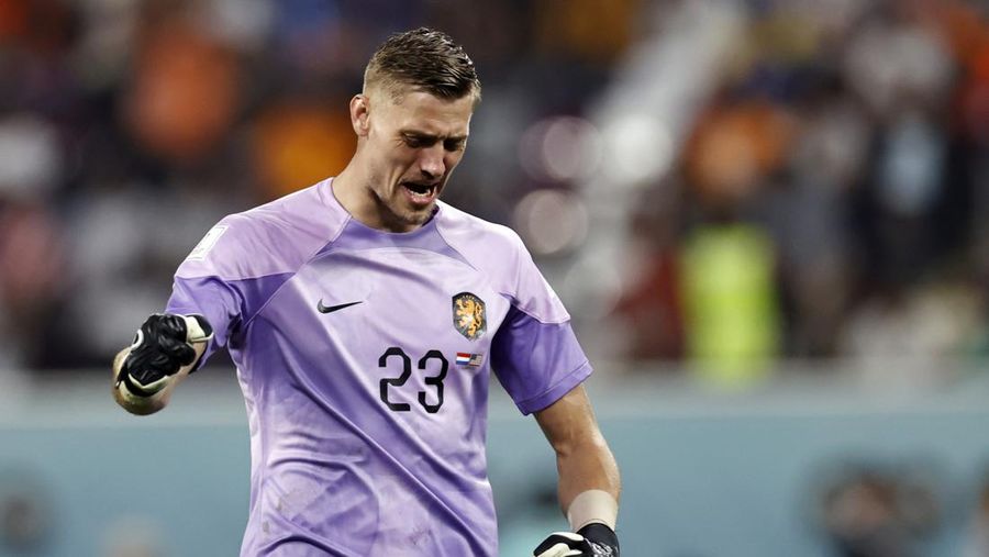 Kiper Belanda Andries Noppert selama pertandingan babak 16 besar Piala Dunia FIFA Qatar 2022 antara Belanda dan Amerika Serikat di stadion Internasional Khalifa pada 3 Desember 2022 di AL-Rayyan, Qatar. (ANP via Getty Images/ANP)