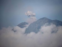 Belasan Gunung Idaman Pendaki Ini Ternyata Berstatus Waspada