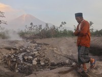 Bikin Geger! Alat Pemantauan Gunung Api Semeru Dibobol Pencuri