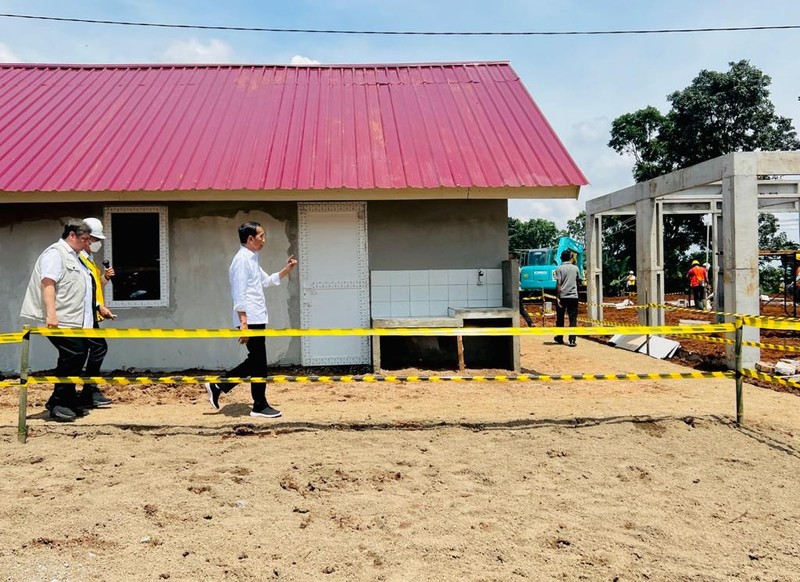 Jokowi Tinjau Rumah Tahan Gempa di Cianjur (Laily Rachev - Biro Pers Sekretariat Presiden)