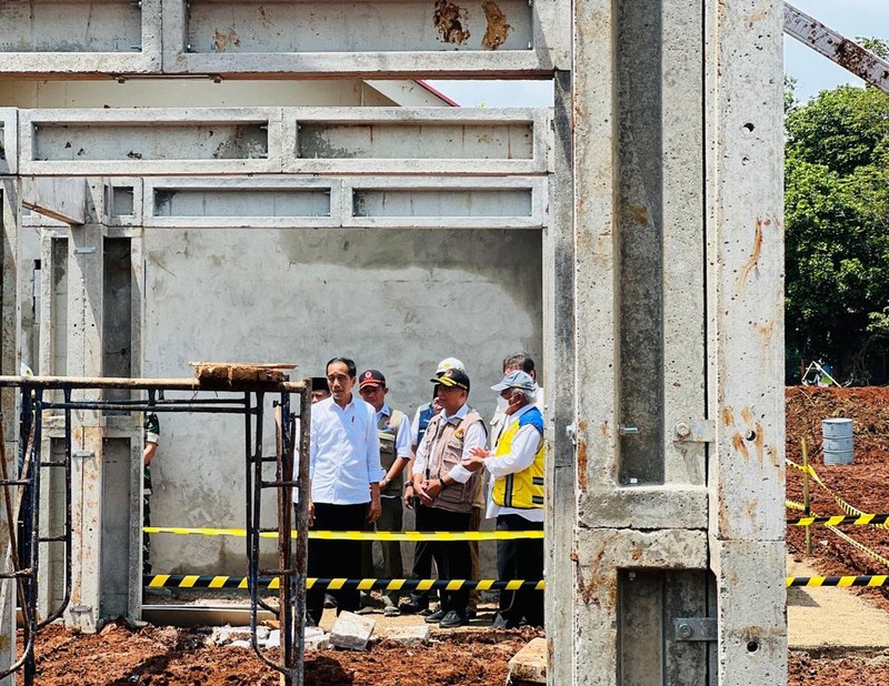 Jokowi Tinjau Rumah Tahan Gempa di Cianjur (Laily Rachev - Biro Pers Sekretariat Presiden) Jokowi Tinjau Rumah Tahan Gempa di Cianjur (Laily Rachev - Biro Pers Sekretariat Presiden)