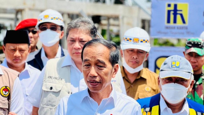 Jokowi Tinjau Rumah Tahan Gempa di Cianjur (Laily Rachev - Biro Pers Sekretariat Presiden)