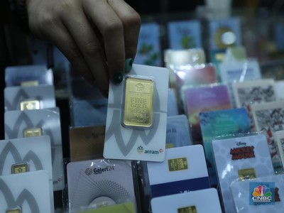 Harga beli emas batangan yang dijual di Galeri 24 kompak stagnan pada perdagangan hari ini, Senin (11/5/2026). Galeri 24 menjual berbagai jenis logam mulia, mulai dari emas Antam, Galeri 24, hingga UBS, dengan ukuran yang bervariasi antara 0,5 gram s