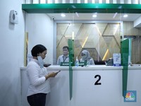 Harga Emas Pegadaian Hari Ini: Antam Stagnan, UBS Turun!