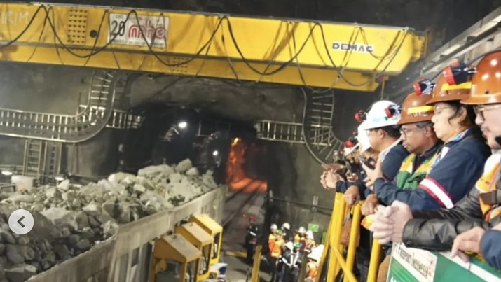 Kunjungan Menteri Keuangan Sri Mulyani ke Tambang Grasberg, Freeport. Kunjungan Menteri Keuangan Sri Mulyani ke Tambang Grasberg, Freeport. (Instagram @smindrawati)