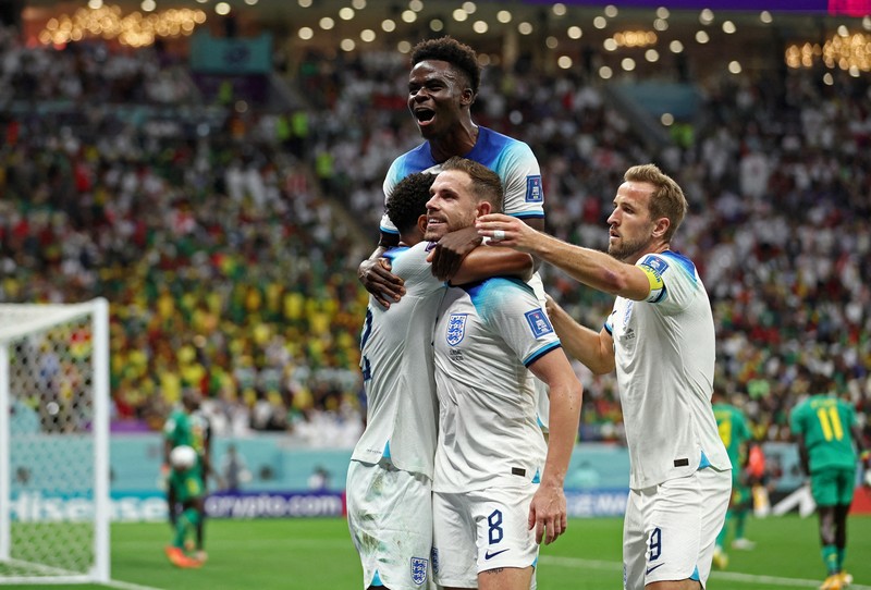 Soccer Football - FIFA World Cup Qatar 2022 - Round of 16 - England v Senegal - Al Bayt Stadium, Al Khor, Qatar - December 4, 2022 England's Jordan Henderson scores their first goal REUTERS/Peter Cziborra     TPX IMAGES OF THE DAY