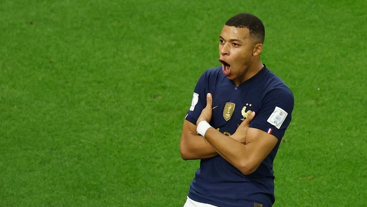SOCCER-WORLDCUP-FRA-POL/REPORT Soccer Football - FIFA World Cup Qatar 2022 - Round of 16 - France v Poland - Al Thumama Stadium, Doha, Qatar - December 4, 2022 France's Kylian Mbappe celebrates scoring their third goal REUTERS/Lee Smith TPX IMAGES OF THE DAY