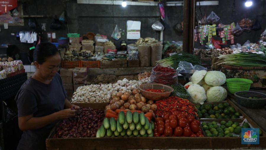 Harga Bahan Pokok di Pasar Tradisional (CNBC Indonesia/Tri Susilo)