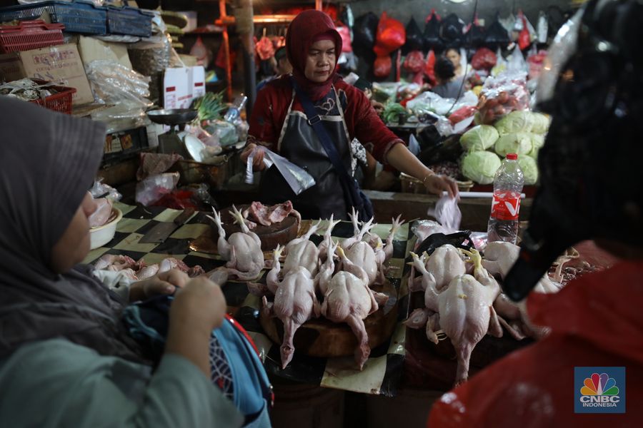 Harga Bahan Pokok di Pasar Tradisional (CNBC Indonesia/Tri Susilo)