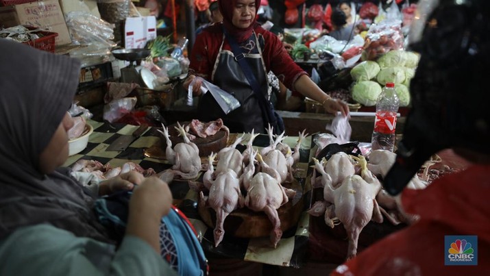 Harga Bahan Pokok di Pasar Tradisional (CNBC Indonesia/Tri Susilo) Harga Bahan Pokok di Pasar Tradisional (CNBC Indonesia/Tri Susilo)