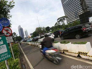Viral Ribut-ribut Pemotor Nmax dan Pesepeda di Jalur Sepeda
