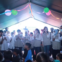 Dirut Pertamina Sambangi Posko Korban Gempa Cianjur