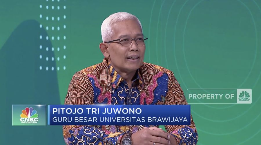 Pitojo Tri Juwono Guru Besar Universitas Brawijaya dalam Pembiayaan Inovatif Dalam Pengelolaan Air Berkelanjutan RI. (Tangkapan Layar CNBC Indonesia TV)