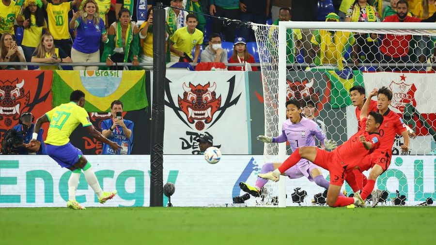 Soccer Football - FIFA World Cup Qatar 2022 - Round of 16 - Brazil v South Korea - Stadium 974, Doha, Qatar - December 5, 2022 Brazil's Vinicius Junior scores their first goal REUTERS/Kim Hong-Ji