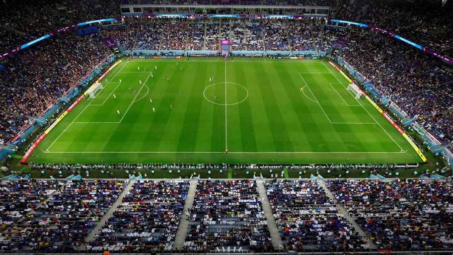 Soccer Football - FIFA World Cup Qatar 2022 - Round of 16 - Japan v Croatia - Al Janoub Stadium, Al Wakrah, Qatar - December 5, 2022 General view inside the stadium during the match REUTERS/Peter Cziborra TPX IMAGES OF THE DAY