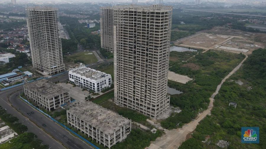 Foto udara suasan pembangunan proyek apartemen Meikarta Distrik 2 di di Cibatu, Cikarang, Kabupaten Bekasi, Rabu (7/12/2022). (CNBC Indonesia/Andrean Kristianto)