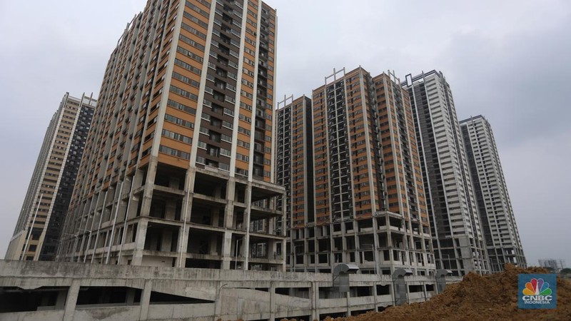 Foto udara suasana pembangunan proyek apartemen Meikarta Distrik 2 yang mangkrak di Cibatu, Cikarang, Kabupaten Bekasi, Rabu (7/12/2022). (CNBC Indonesia/ Andrean Kristianto)