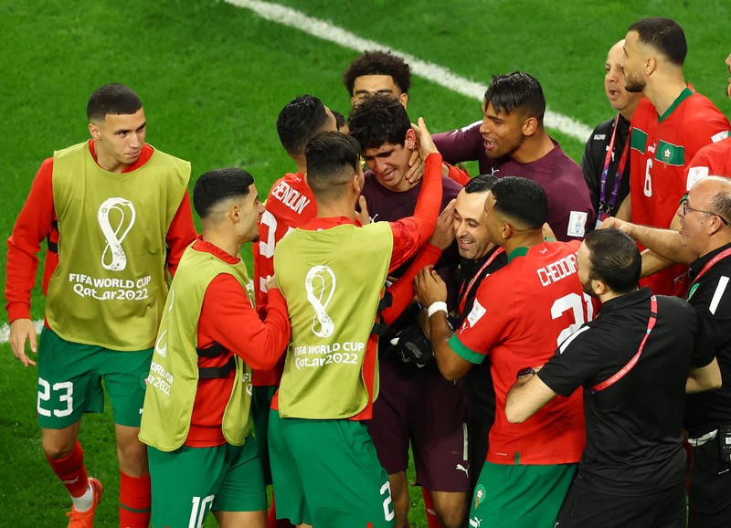 SOCCER-WORLDCUP-MAR-ESP/REPORT Soccer Football - FIFA World Cup Qatar 2022 - Round of 16 - Morocco v Spain - Education City Stadium, Al Rayyan, Qatar - December 6, 2022 Spain's Sergio Busquets has his penalty saved by Morocco's Yassine Bounou during the penalty shootout REUTERS/Matthew Childs