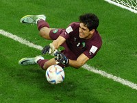 Potret Aksi Heroik Yassine Bounou saat Maroko Hajar Spanyol
