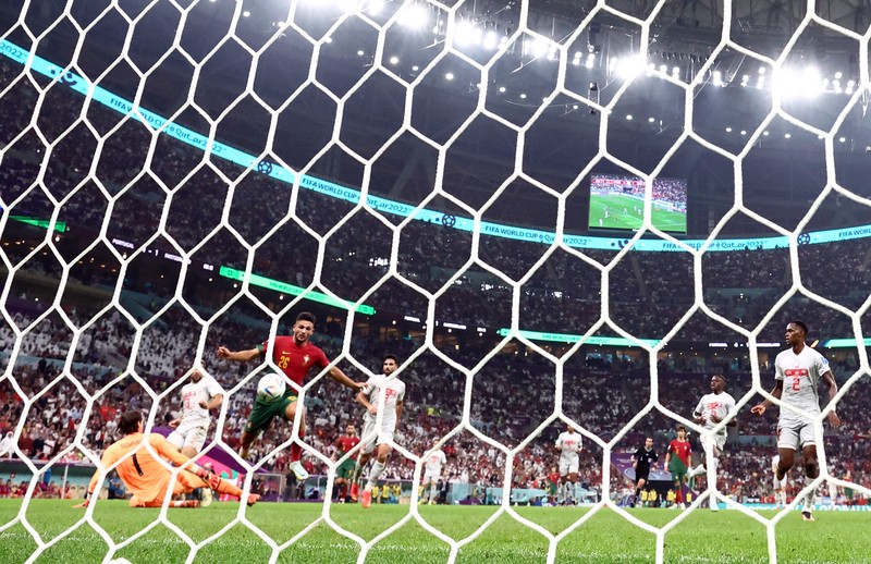 Soccer Football - FIFA World Cup Qatar 2022 - Round of 16 - Portugal v Switzerland - Lusail Stadium, Lusail, Qatar - December 6, 2022 Switzerland's Yann Sommer reacts as Goncalo Ramos scores Portugal's first goal REUTERS/Peter Cziborra