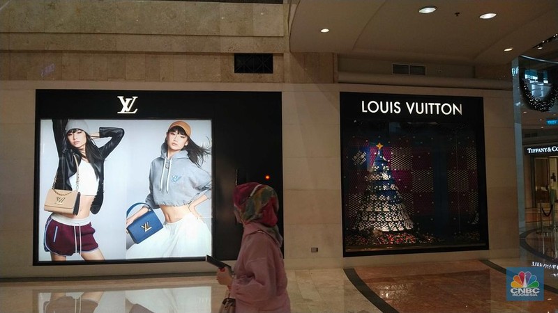 Louis Vuitton Jakarta Plaza Senayan Store in Jakarta, Indonesia