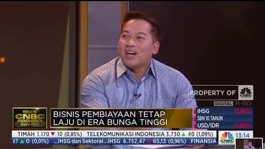 Finance & Business Relationship Director Mandiri Utama Finance Rully Setiawan