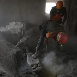 Harta Benda Saksi Bisu Kengerian Erupsi Semeru Yang Terkubur