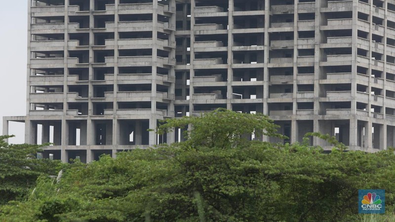 Foto udara suasana pembangunan proyek apartemen Meikarta Distrik 2 yang mangkrak di Cibatu, Cikarang, Kabupaten Bekasi, Rabu (7/12/2022). (CNBC Indonesia/ Andrean Kristianto)