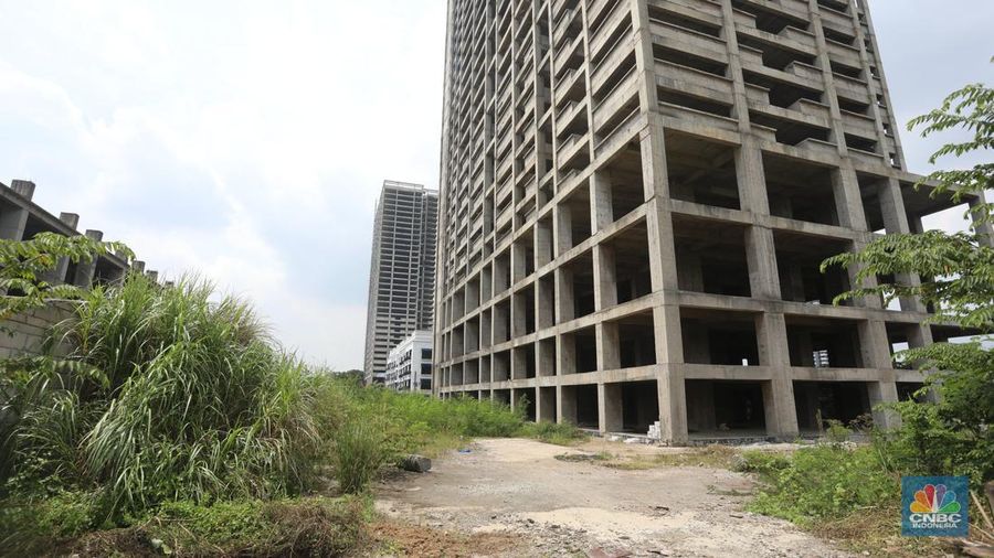 Foto udara suasana pembangunan proyek apartemen Meikarta Distrik 2 yang mangkrak di Cibatu, Cikarang, Kabupaten Bekasi, Rabu (7/12/2022). (վ/ Andrean Kristianto)