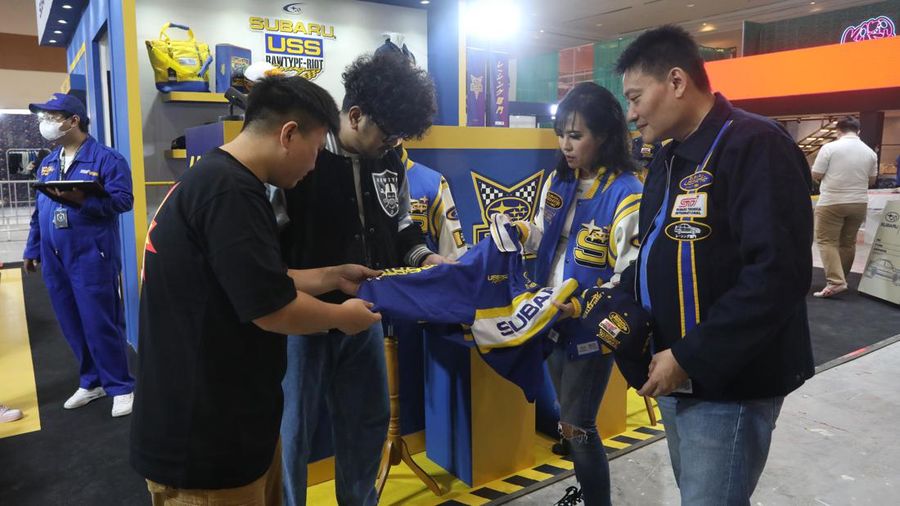 Gelaran USS 2022 di Jakarta, Jumat (9/12/2022). Acara ini menyajikan rangkaian kegiatan seperti peluncuran produk eksklusif, kolaborasi antarjenama, promo spesial, talkshow menarik hingga hiburan bagi para penggemar sneakers. (CNBC Indonesia/Andrean Kristianto)