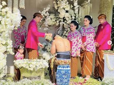 Serba Pink, Potret Jokowi di Acara Siraman Kaesang-Erina