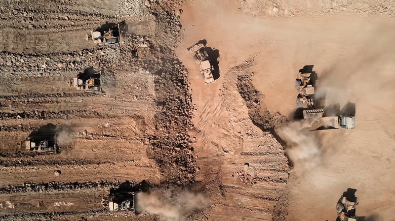 Melalui gambar udara nampak proyek Megacity Line sedang dibangun di Arab Saudi. (Tangkapan Layar Youtube Dezeen) Melalui gambar udara nampak proyek Megacity Line sedang dibangun di Arab Saudi. (Tangkapan Layar Youtube Dezeen)