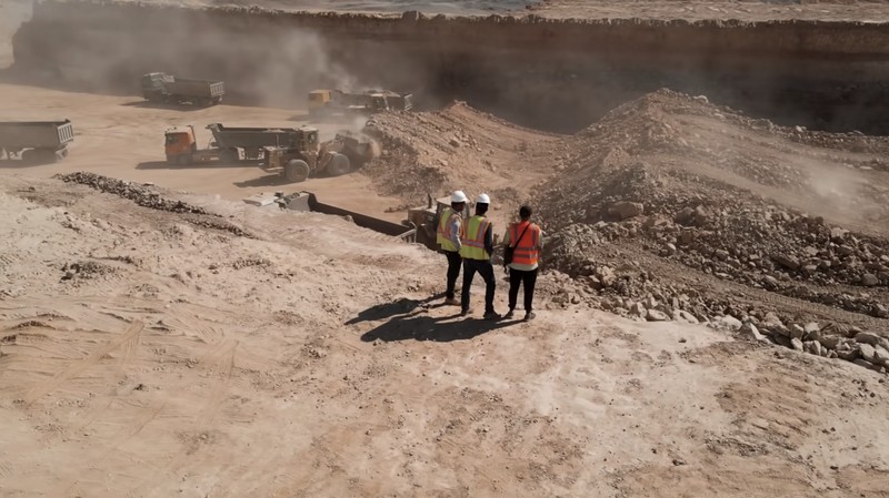 Melalui gambar udara nampak proyek Megacity Line sedang dibangun di Arab Saudi. (Tangkapan Layar Youtube Dezeen) Melalui gambar udara nampak proyek Megacity Line sedang dibangun di Arab Saudi. (Tangkapan Layar Youtube Dezeen)