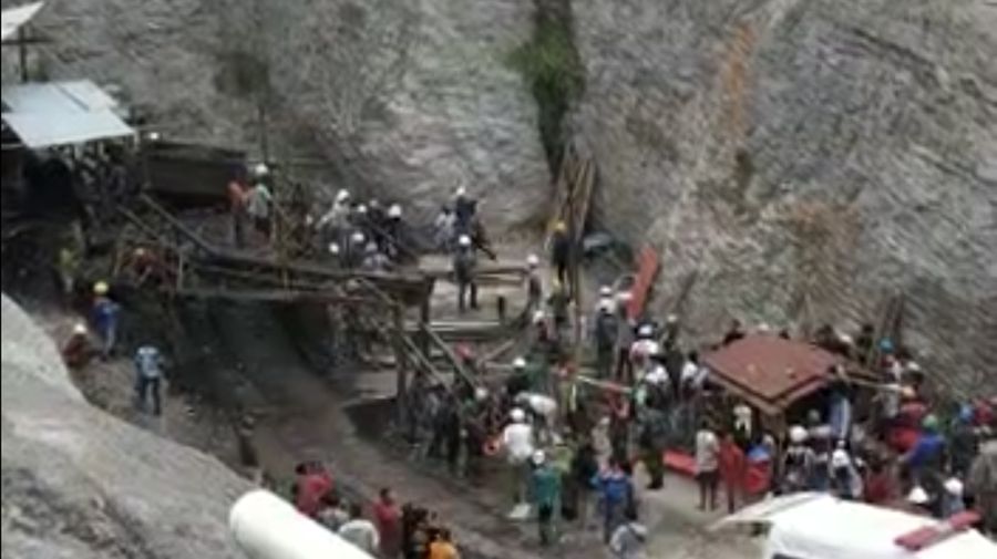 Proses evakuasi korban Ledakan tambang batu bara di Sawahlunto, Sumatera Barat. (Dok. Ist)