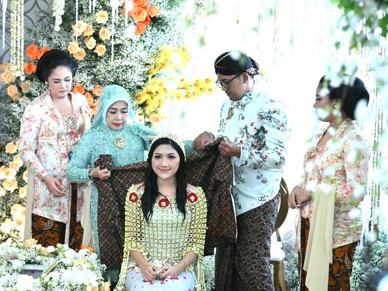 Siraman Erina Gudono (Ist)