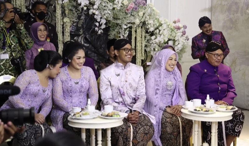 Upacara Malam Midodareni Pernikahan Kaesang & Erina. (Tangkapan Layar Youtube) Upacara Malam Midodareni Pernikahan Kaesang & Erina. (Tangkapan Layar Youtube)
