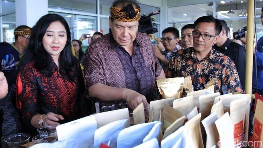 CT ARSA Foundation hari ini, Sabtu (12/10/2022), merayakan ulang tahun ke-17 atau sweet seventeen.